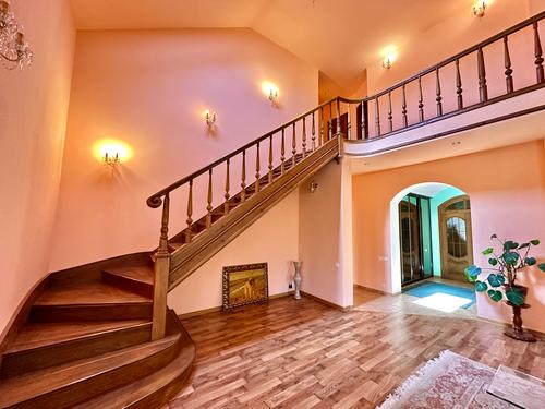 дом по адресу Квітки Цісик ул. (Гамарника), 81