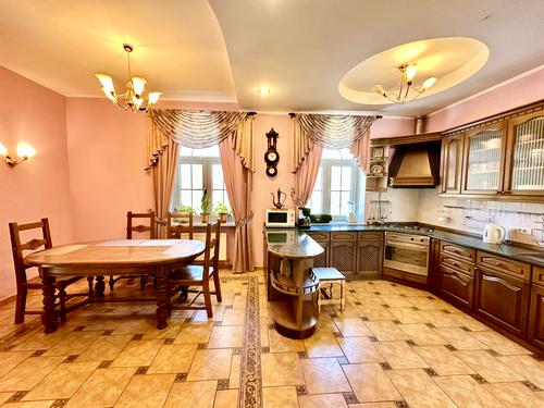 дом по адресу Квітки Цісик ул. (Гамарника), 81