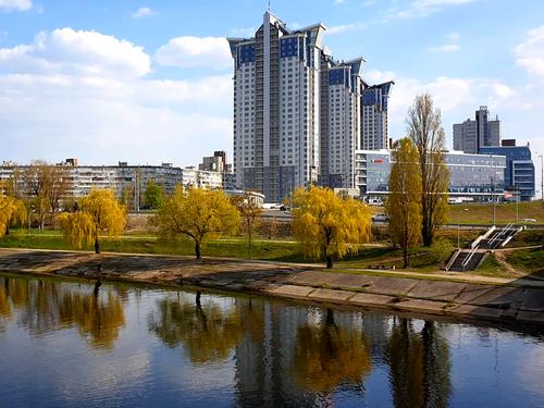 квартира за адресою Дніпровська набережна вул., 1