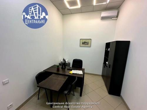 комерційна за адресою Нагірна вул., 7