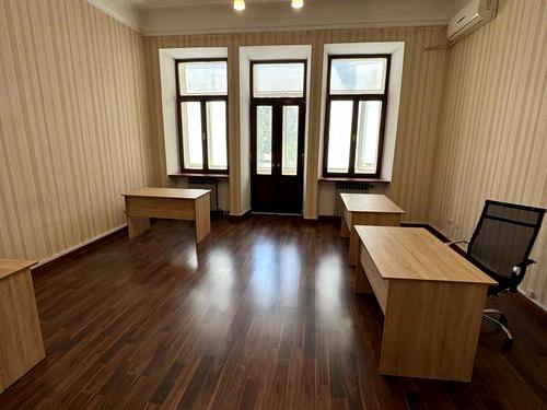 комерційна за адресою Французький бульв., 11б