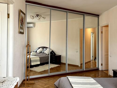 квартира за адресою Шота Руставелі вул., 25