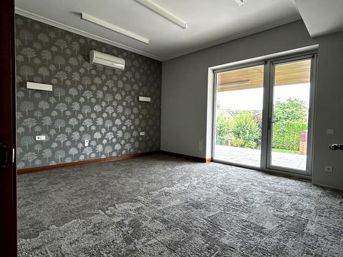 будинок за адресою с. Старі Петрівці, Грушевського