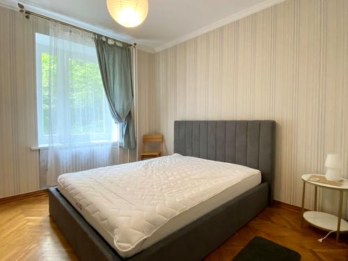 квартира за адресою Лаврська вул. (Січневого Повстання), 4-В