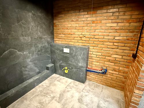 комерційна за адресою Костянтинівська вул., 75