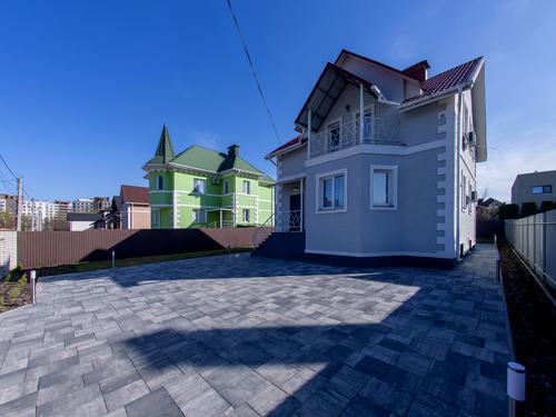 будинок за адресою Сергія Колоса
