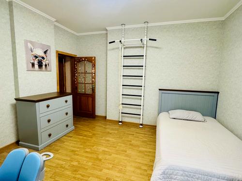 квартира за адресою Анни Ахматової вул., 45
