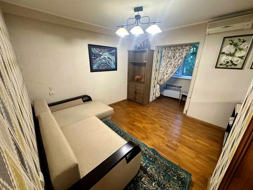 квартира за адресою Мілютенка вул., 18