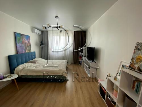 квартира за адресою Софії Русової вул., 5
