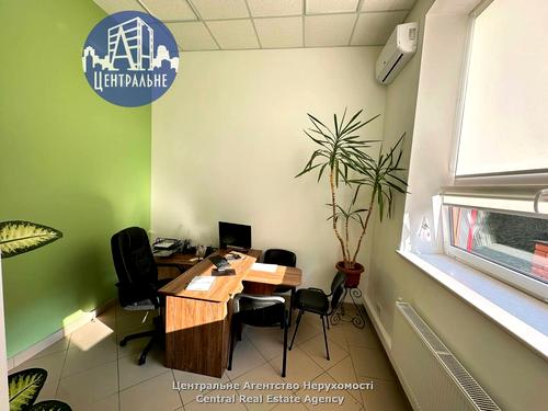 комерційна за адресою Нагірна вул., 7