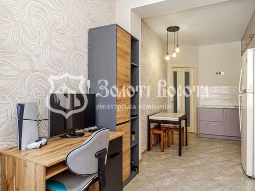 квартира за адресою Миру вул., 6