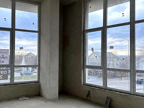 комерційна за адресою Приозерна вул., 8
