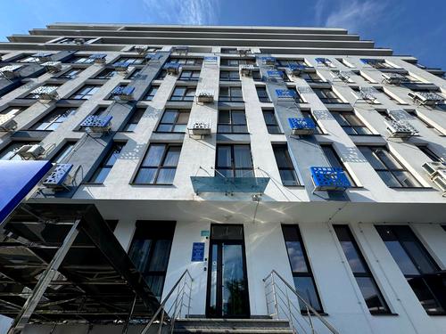 комерційна за адресою Центральна вул., 21-Б