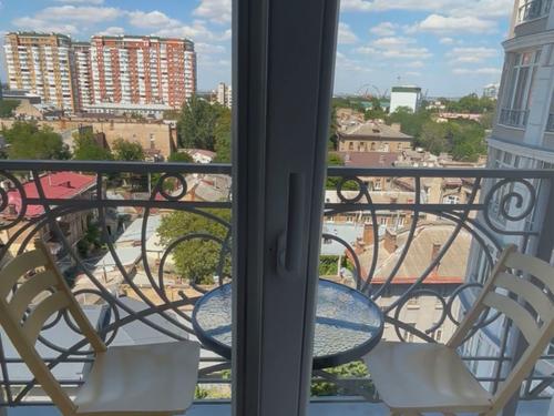 квартира за адресою Леонтовича вул. (Бєлінського), 16