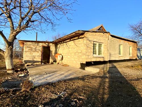 будинок за адресою с. Карлівка (Карлівка), Набережна вул.