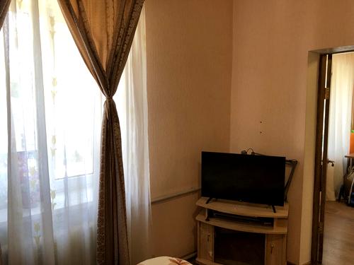 будинок за адресою Дніпровська вул., 8