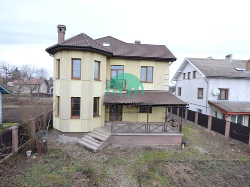 будинок за адресою с. Микитинці, Черепкова, 43