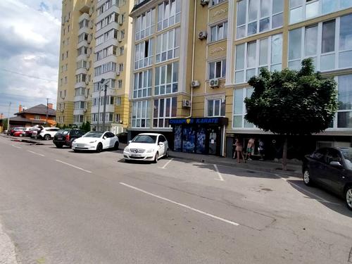 комерційна за адресою Миру вул., 13