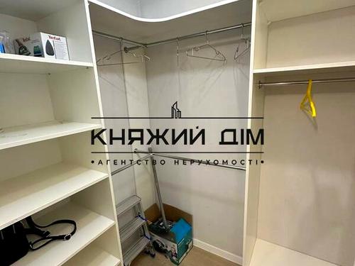 квартира за адресою Ревуцького вул., 40-Б