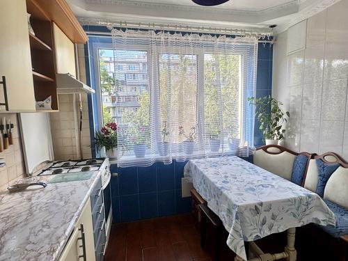 квартира за адресою Космонавта Поповича вул. (Космонавта Волкова), 12-А