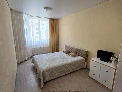 квартира за адресою Братська вул., 12
