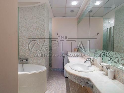 квартира за адресою Шота Руставелі вул., 44