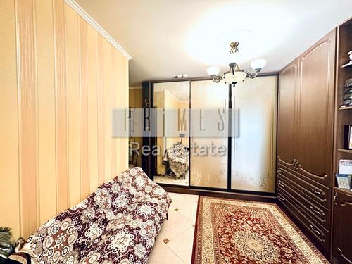 квартира за адресою Анни Ахматової вул., 28