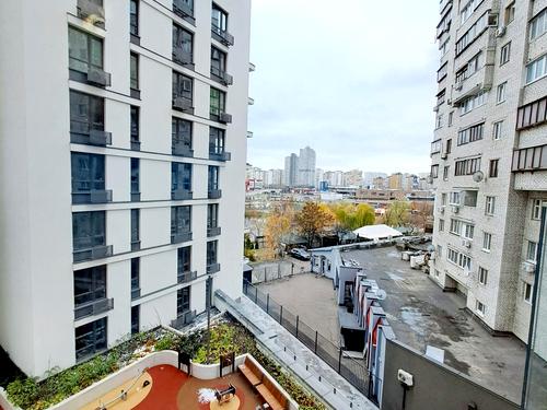 квартира по адресу Драгоманова ул., 31-А