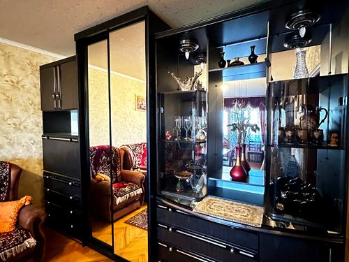 квартира за адресою Космонавтів вул., 8