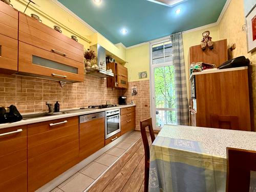 квартира за адресою Ярослава Стецька вул., 8