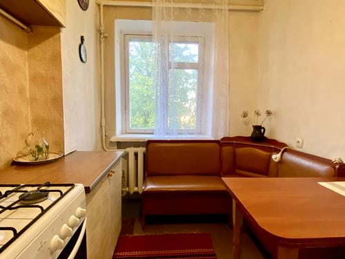 квартира за адресою Високовольтна вул., 10