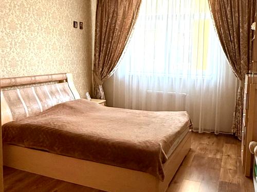 квартира за адресою Сім'ї Кульженків вул. (Петра Дегтяренка), 33