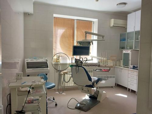 комерційна за адресою Юлії Здановської вул. (Ломоносова), 52