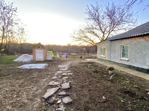 будинок за адресою с. Карлівка (Карлівка), Набережна вул.