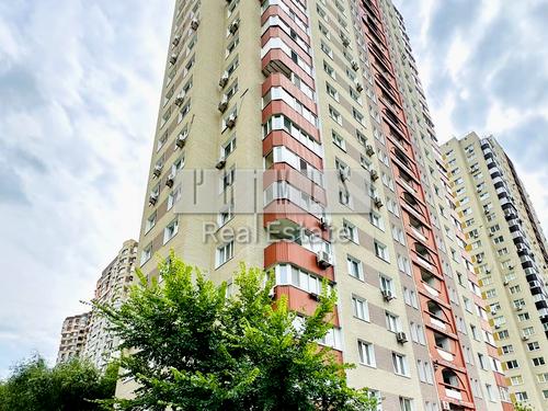 квартира за адресою Анни Ахматової вул., 28