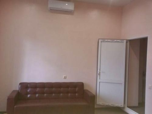 комерційна за адресою Тараса Кузьміна вул., 23
