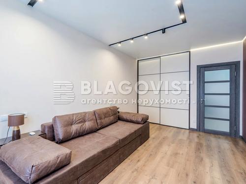 квартира за адресою Сім'ї Кульженків вул. (Петра Дегтяренка), 37