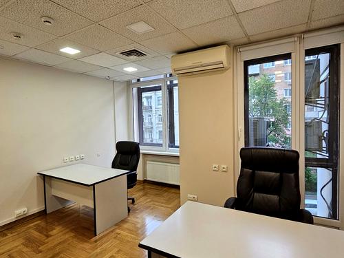 комерційна за адресою Богдана Хмельницького вул., 55