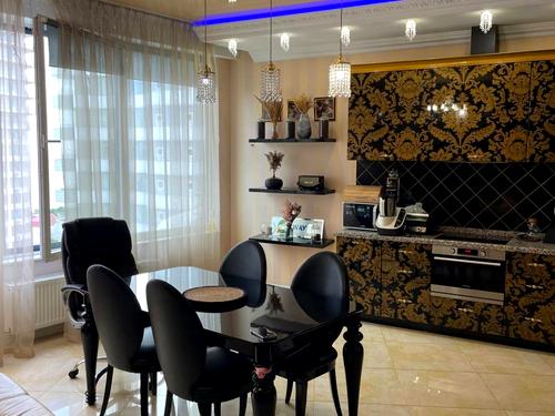 квартира за адресою Літературна вул., 1а