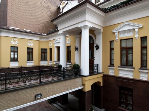 комерційна за адресою Володимирська вул., 49