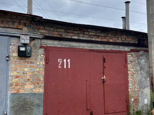 паркомісце за адресою Бережанська вул., 12-Б