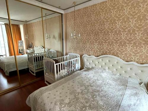 квартира за адресою Літературна вул., 1а