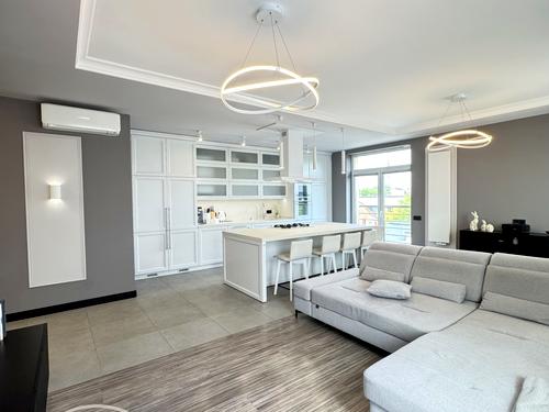 квартира за адресою Карпинця, 8