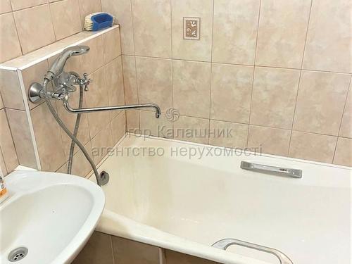 квартира по адресу Ревуцкого ул., 42-Б