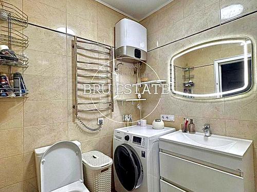 квартира за адресою Зарічна вул., 6