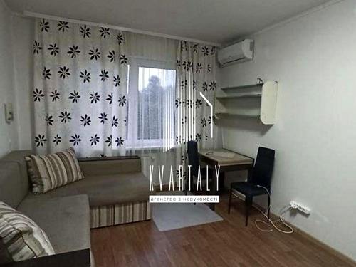 квартира за адресою Софії Русової вул., 5-Б