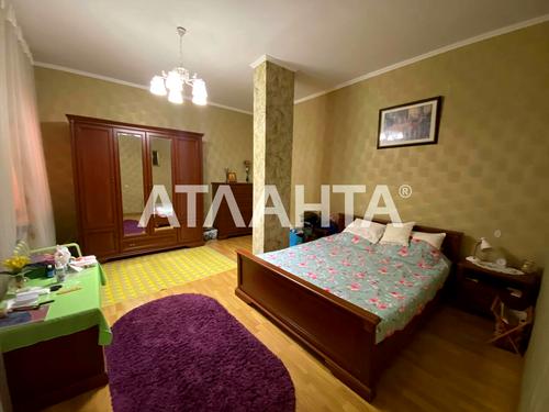 будинок за адресою Анни Ахматової вул.