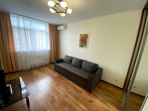 квартира за адресою Сім'ї Кульженків вул. (Петра Дегтяренка), 33