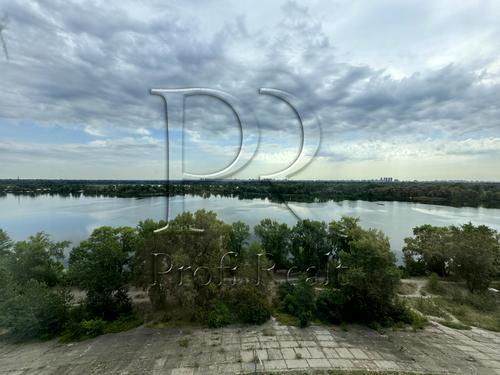 квартира по адресу Приречная ул., 27