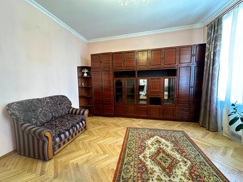 квартира по адресу вул. Головацького, 10